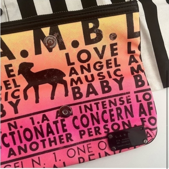 𝅺LAMB PVC Clutch - Picture 8 of 14